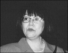 La ministre f&eacute;d&eacute;rale   de la Justice, Anne McLellan, se demande si l'article 690 du Code criminel,   qui est une manifestation statutaire de la cl&eacute;mence, ne gagnerait pas   &agrave; &ecirc;tre r&eacute;form&eacute;.