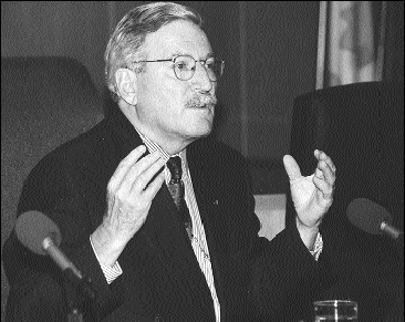 L'ancien juge en chef de la Cour supr&ecirc;me du Canada, invit&eacute; &agrave; l'&Eacute;cole du Barreau, a parl&eacute; d'&eacute;thique et de d&eacute;ontologie, « vitaux au bon fonctionnement de notre syst&egrave;me de justice. »