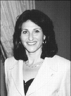 M<sup>e</sup>&nbsp;Lynne Kassie, b&acirc;tonnier   de Montr&eacute;al, s'est dite fi&egrave;re du Barreau de Montr&eacute;al qui   a pris en charge d'intenter le recours n&eacute;cessaire pour assurer l'ind&eacute;pendance   et l'inamovibilit&eacute; des membres du TAQ. « Cette d&eacute;cision a   pour r&eacute;sultat de reconna&icirc;tre au Barreau de Montr&eacute;al, et   par cons&eacute;quent au Barreau du Qu&eacute;bec et &agrave; chacun des barreaux   de section, la capacit&eacute; et l'int&eacute;r&ecirc;t d'agir dans pareilles   circonstances afin de prot&eacute;ger le public et les membres. »