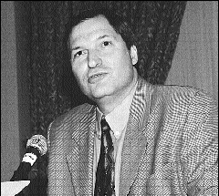 (Photo: R&eacute;jean Meloche)M<sup>e</sup>&nbsp;Marco  Rivard a exhort&eacute; les membres du Barreau &agrave; mieux utiliser les nouvelles  technologies de l'information pour am&eacute;liorer leur pratique, dont Internet,  qui renferme une foule d'informations juridiques pertinentes: « L'Internet,  c'est l'information au bout des doigts et il faut en profiter. »