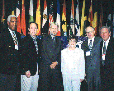 Le congr&egrave;s international du Conseil des tribunaux administratifs canadiens aura attir&eacute; quelque 400 participants &agrave; Qu&eacute;bec, en provenance de 25 pays, dont les juges Tyrone Butler (New-York), Bryan McDaniel (Louisiane), Murray W. Chitra, pr&eacute;sident par int&eacute;rim du CTAC (Toronto), Claire L'Heureux-Dub&eacute;, juge &agrave; la Cour supr&ecirc;me du Canada, Bertrand Roy, pr&eacute;sident du comit&eacute; organisateur du congr&egrave;s international, et Edwin L. Felter jr, pr&eacute;sident de la National Conference of Administrative Law Judges
