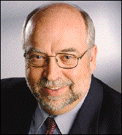 Le b&acirc;tonnier du Qu&eacute;bec, Claude G. Leduc (en haut), a pr&eacute;sid&eacute; le Conseil g&eacute;n&eacute;ral sp&eacute;cial durant lequel ont &eacute;t&eacute; abord&eacute;s les importants dossiers de l'incorporation, de la multidisciplinarit&eacute;, de la r&eacute;forme de la proc&eacute;dure civile et du projet de modifications en mati&egrave;re familiale. Les comit&eacute;s de strat&eacute;gie sur la r&eacute;forme et en mati&egrave;re familiale sont pilot&eacute;s par le vice-pr&eacute;sident du Barreau, Pierre Gagnon
