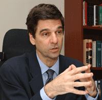 M<sup>e</sup>&nbsp;&Eacute;rik Vanchestein, de la Commission des services juridiques