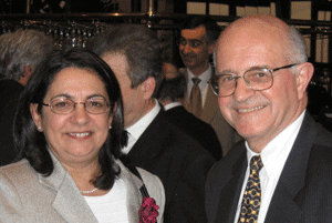 La nouvelle b&acirc;tonni&egrave;re, M<sup>e</sup>&nbsp;Madeleine Lemieux, en compagnie du juge Iacobucci